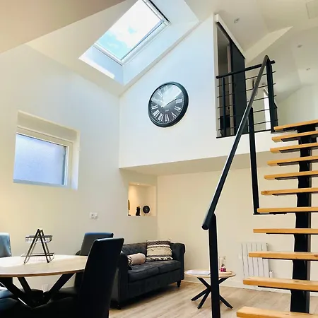 Villa Loft De Charme Avec Parking, Jardin Et Terrasse Saint-Pryvé-Saint-Mesmin Exterior foto