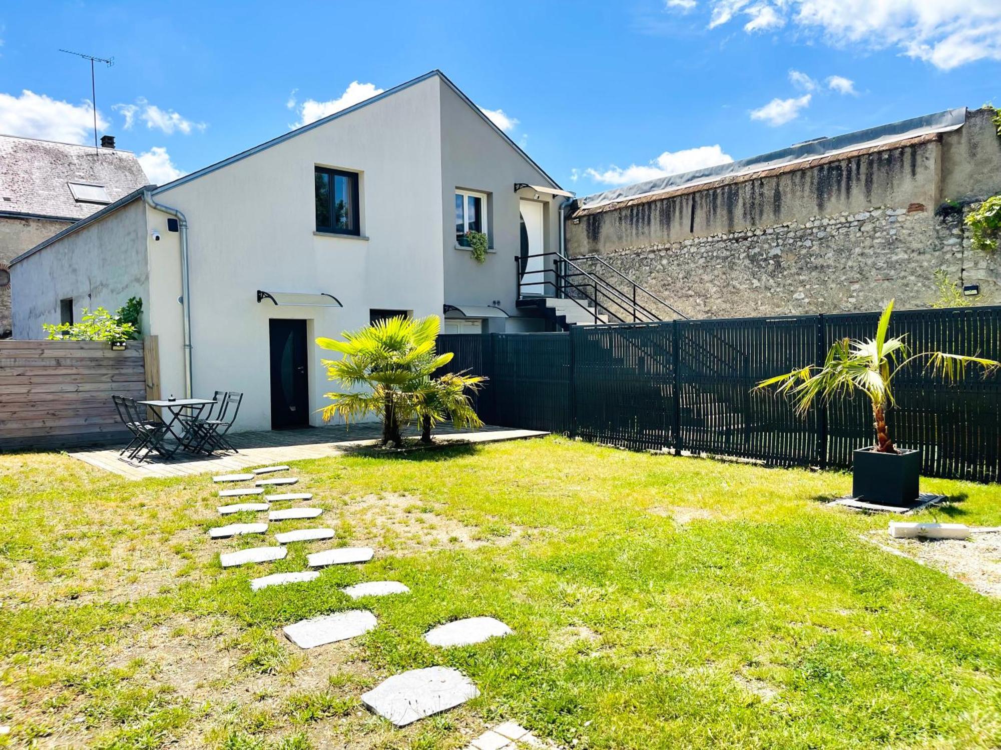 Holiday home Loft De Charme Avec Parking, Jardin Et Terrasse *